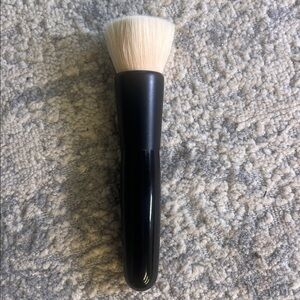 Westman Atelier beauty blender brush